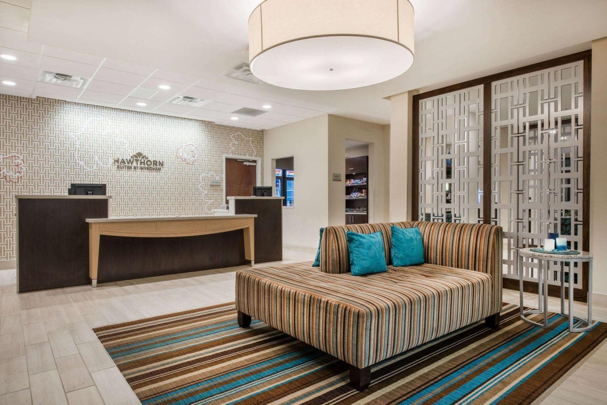 Hawthorn Suites By Wyndham Бриджпорт Екстериор снимка